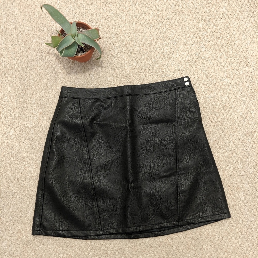NWT Zara - Black Skirt